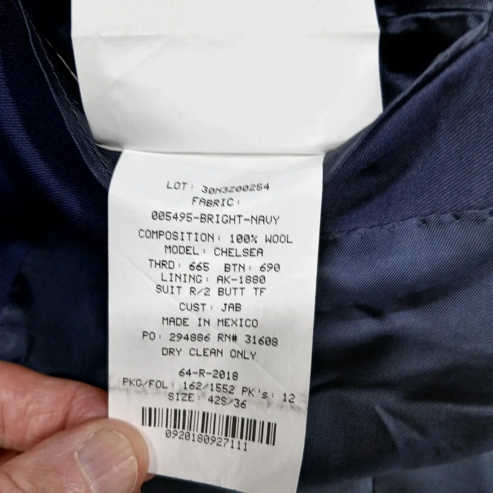 Jos. A. Bank Signature 100% Wool Navy Blue Blazer 42 Short‎ Jacket